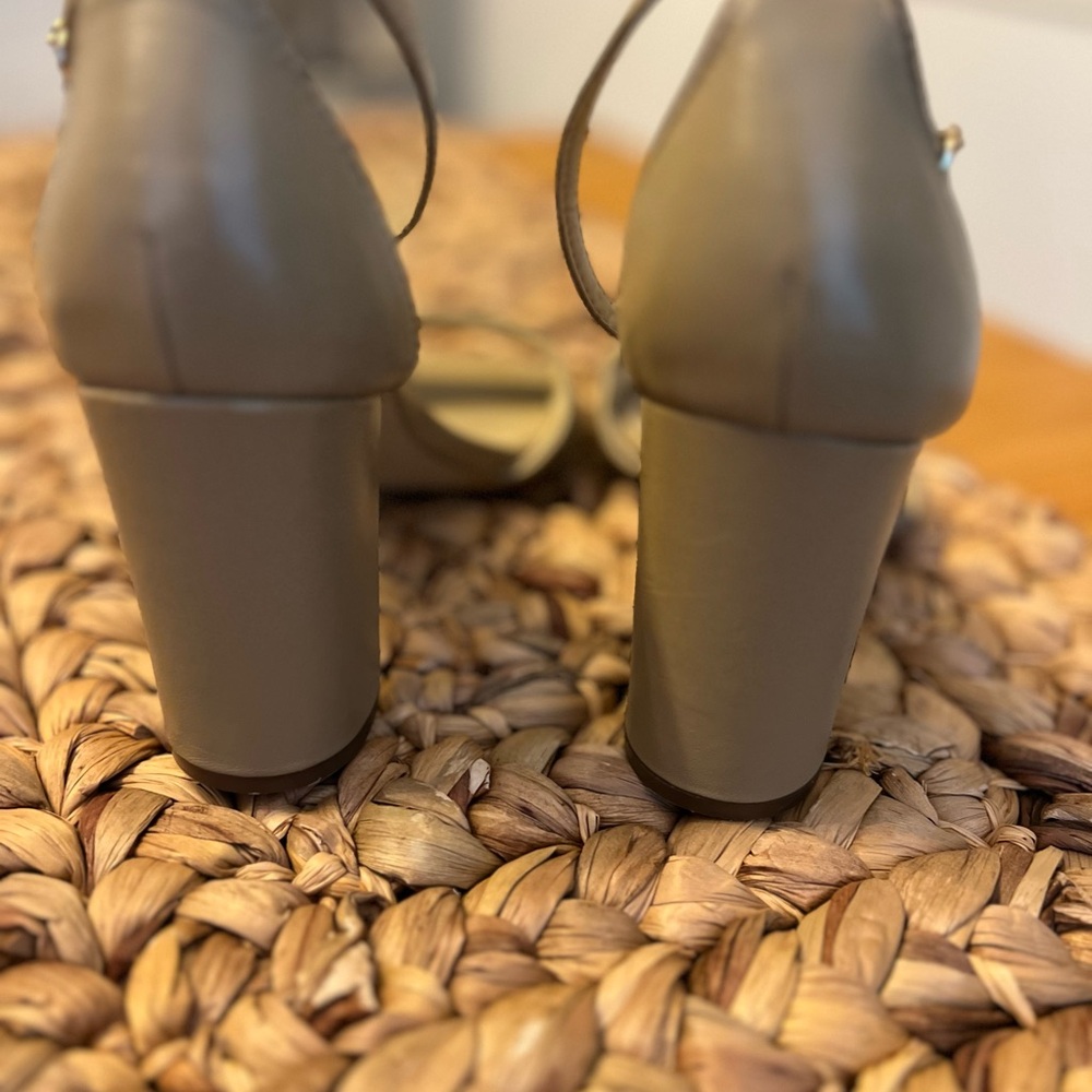 Sam Edelman women’s tan ankle strap heels size 7 3” heel - Picture 4 of 8